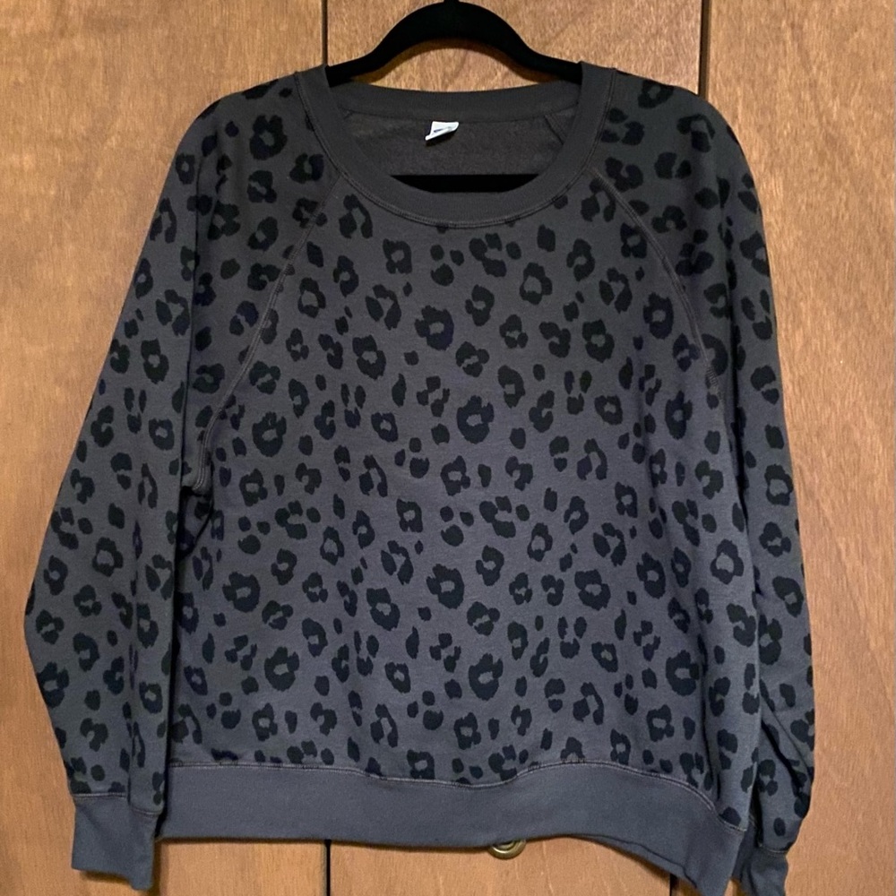 🖤NWOT Old Navy Cheetah Crewneck PullOver 🖤